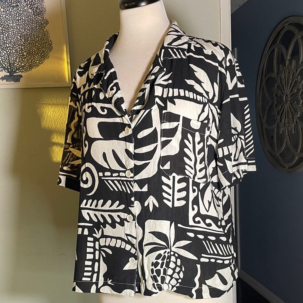 Stylish Black and White Women's Blouse